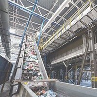 Chaînes à raclettes et chaînes à tabliers pour installations de recyclage