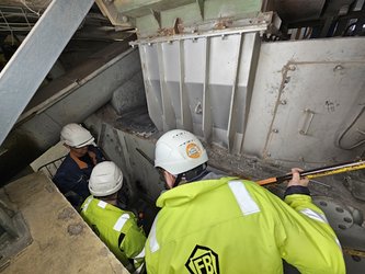 Les techniciens spécialisés dans les chaînes développent des solutions optimisées pour les applications de chaînes